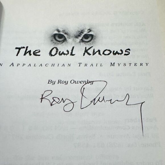 The Owl Knows: An Appalachian Trail Mystery by Roy Owenby Signed 1st Edition PB - Picture 6 of 8